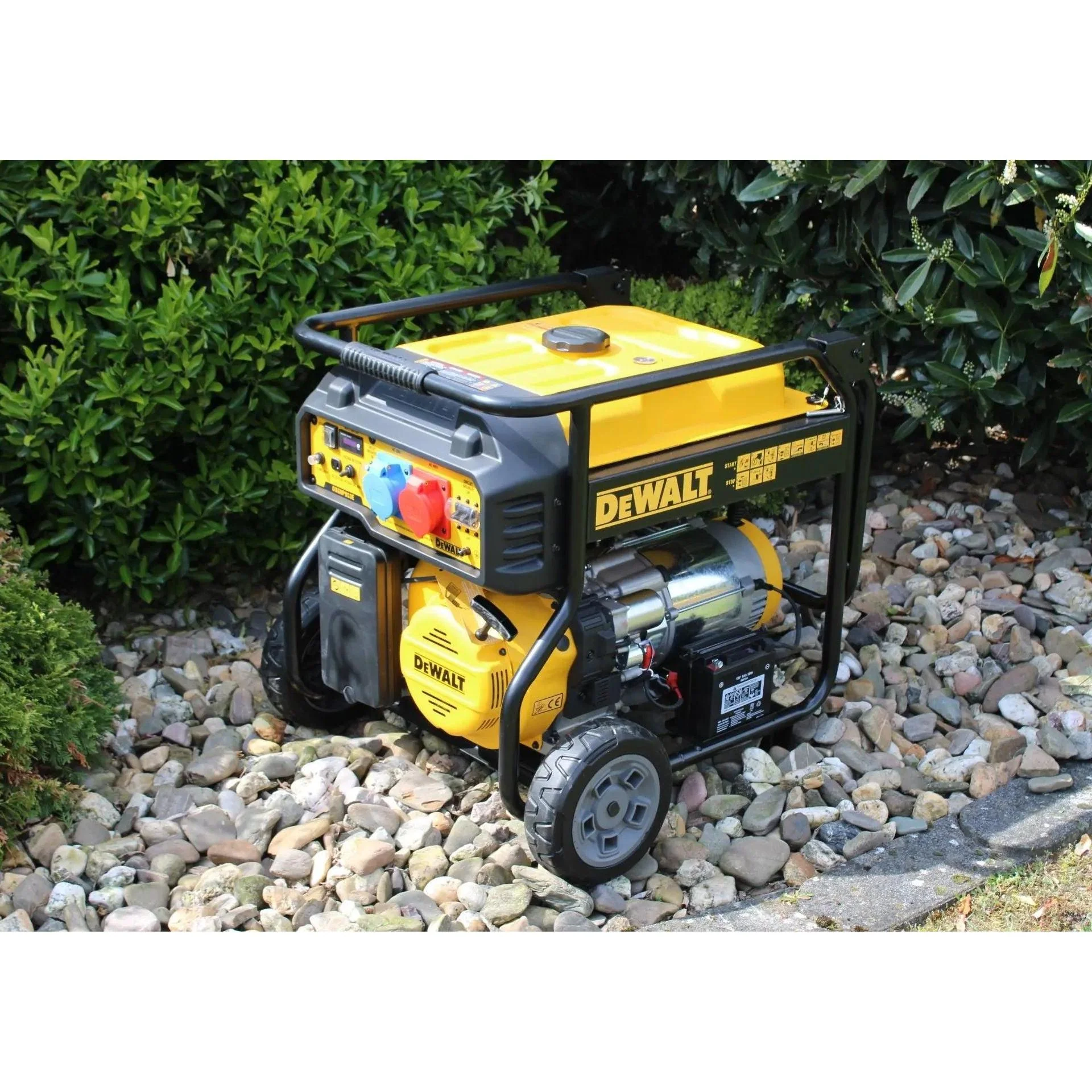 10,6 kVa Benzin AVR Stromerzeuger DeWalt 230V & 400V DXGNP853E - Image 4